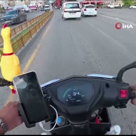 Tartismak Icin Yanina Geldi Kask Kamerasini Gorunce Gulumsedi O Anlar Kamerada (3)
