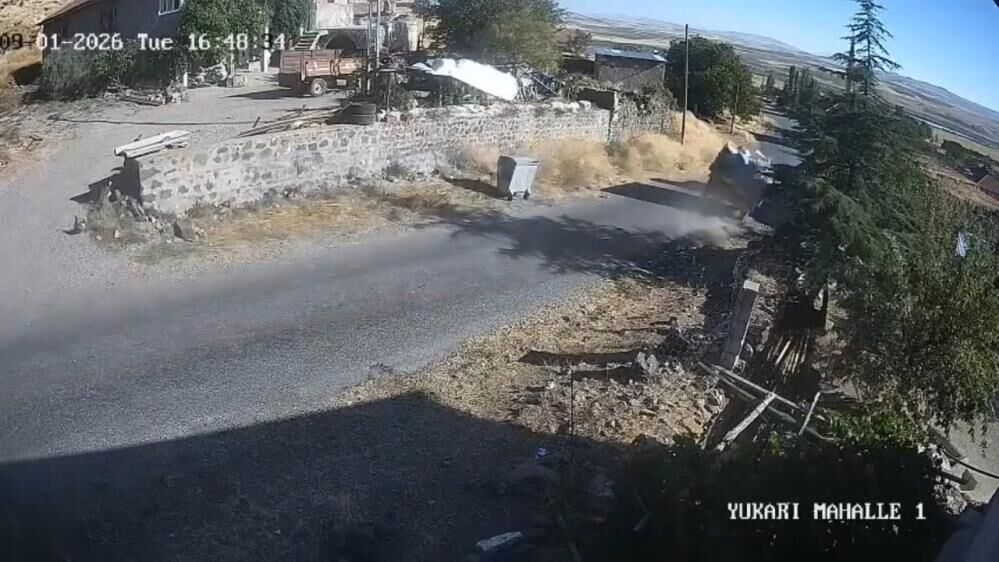 Traktor Kazasinda Agir Yaralanmisti 75 Yasindaki Kadindan Aci Haber (2)