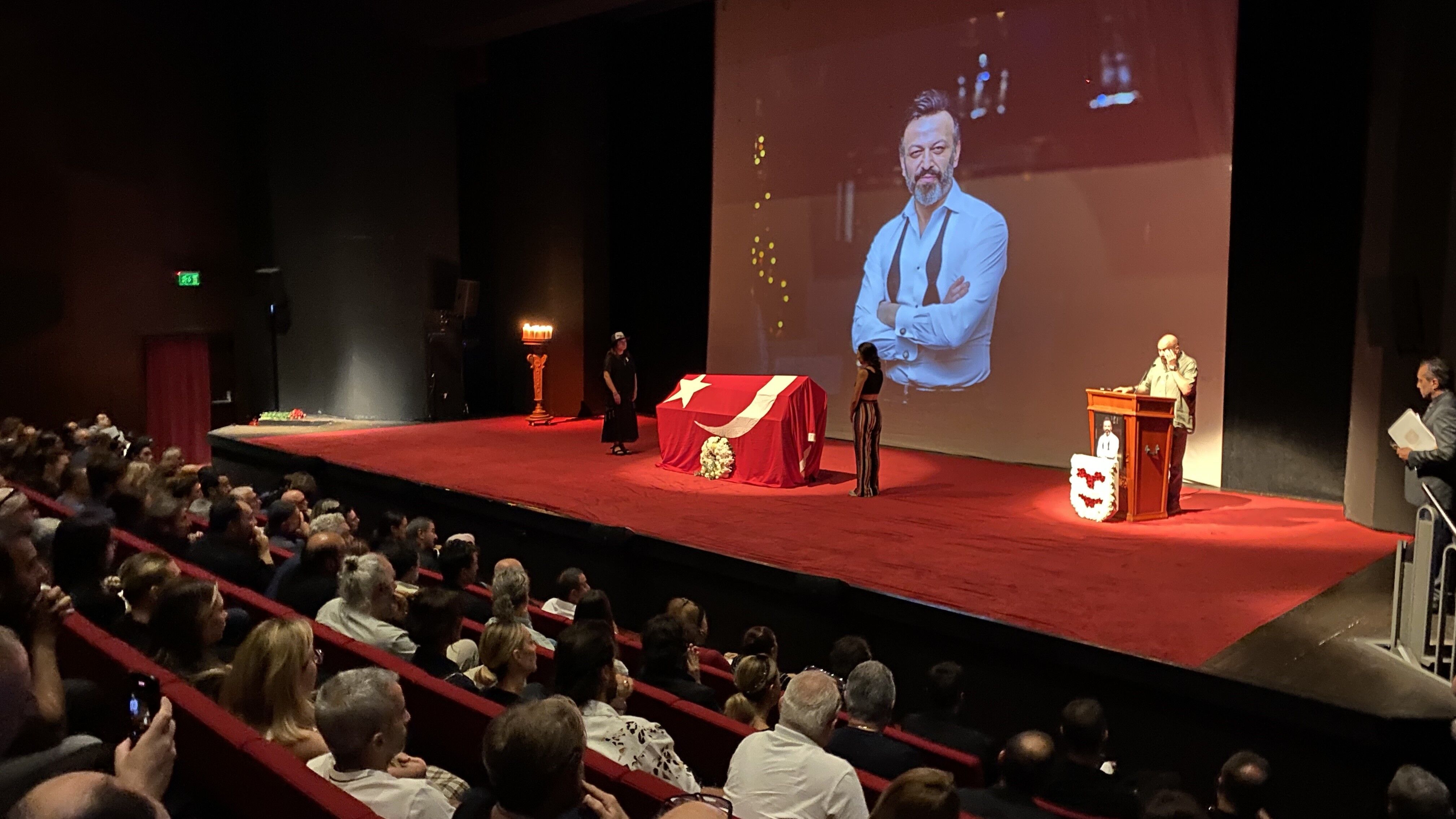 Ünlü Oyuncu Serhat Kılıç’a Veda! Törende Gözyaşları Sel Oldu (3)