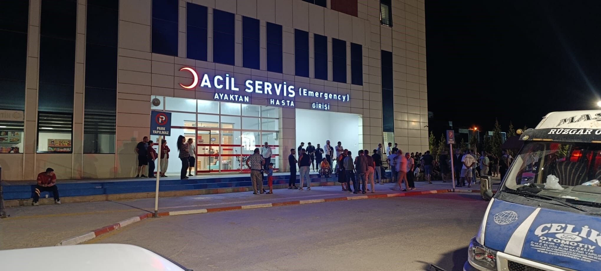 Yolun Karşısına Geçiyorlardı, Sonrası Kabusa Döndü! 1 Çocuk Hayatını Kaybetti, 4 Kişi Ağır Yaralı (1)-2